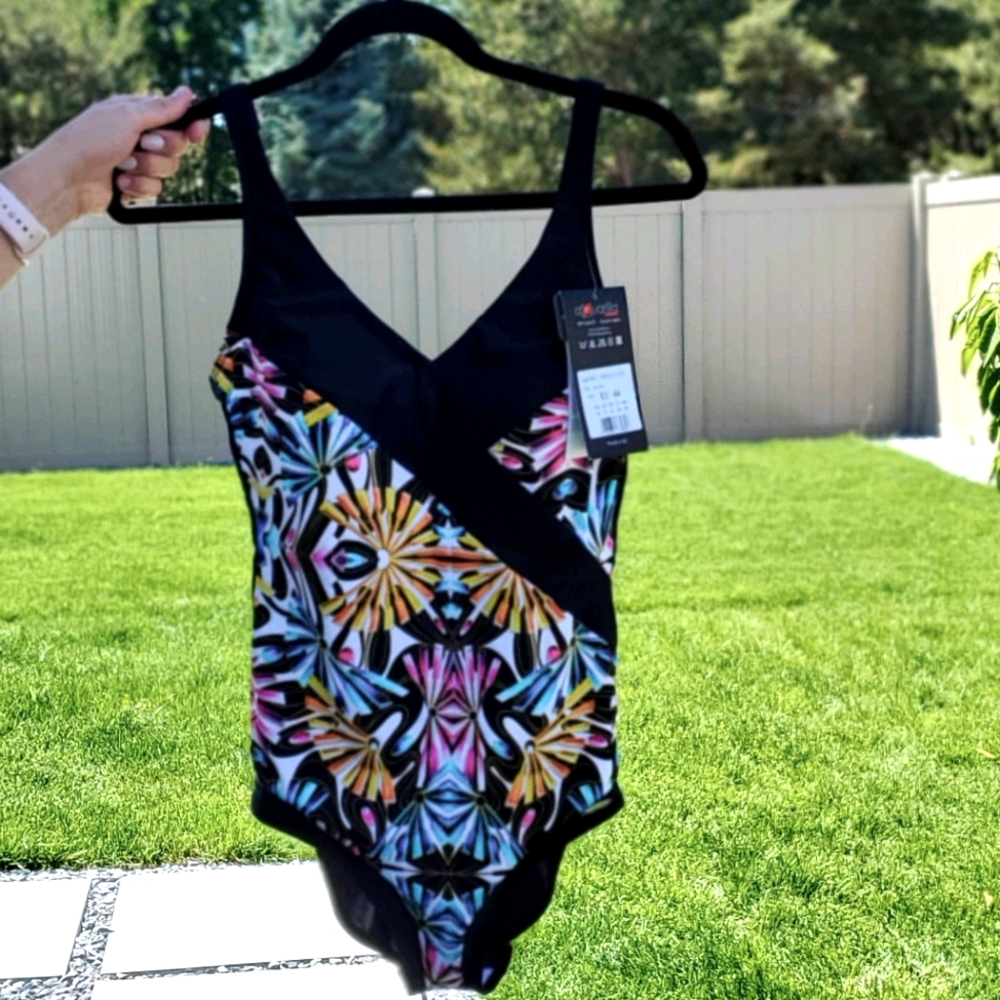 Swim piece - Picture 3 of 5